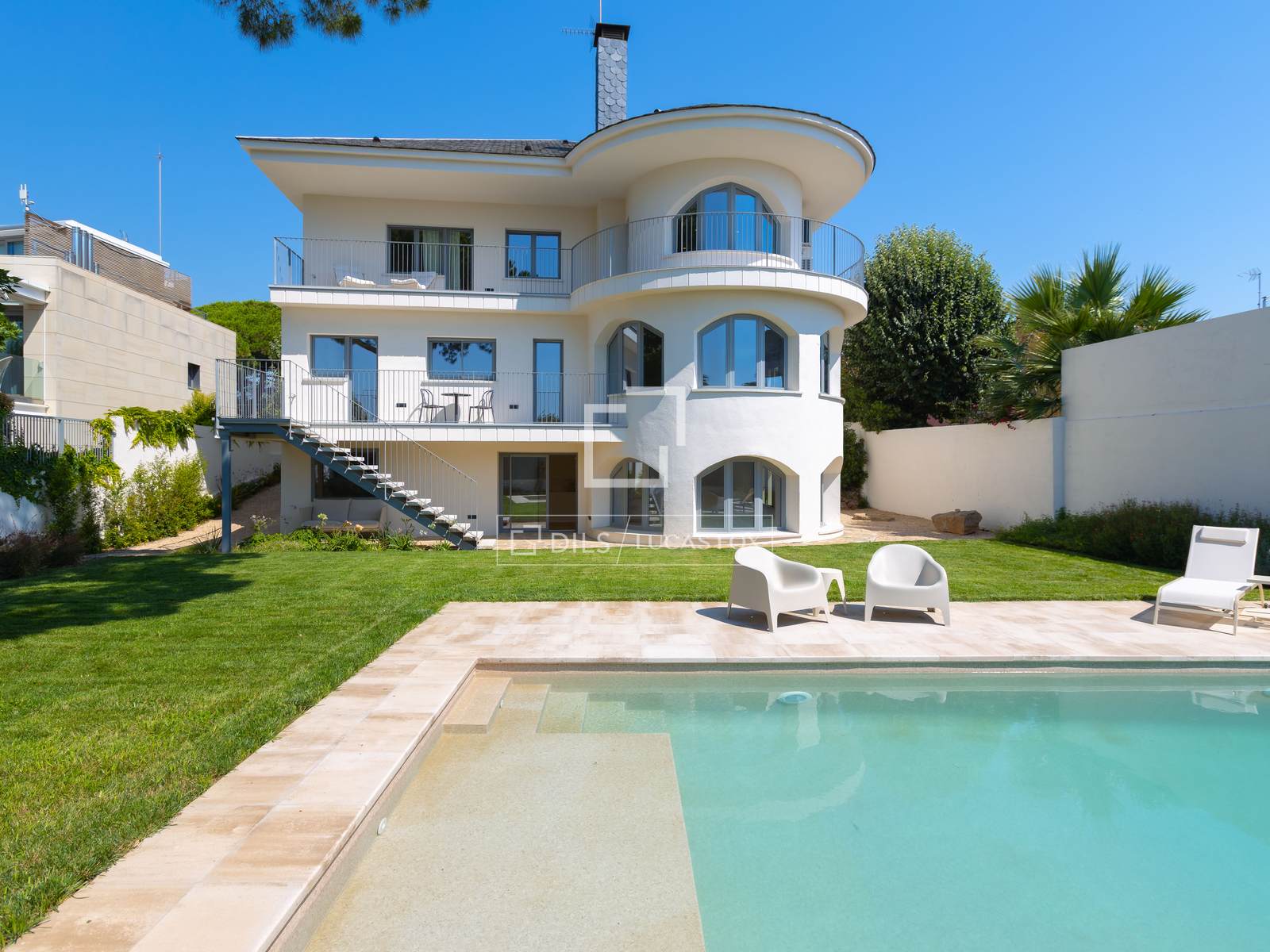 Villa in El Masnou, Barcelona, Spain 6 bedrooms, 540 sq.m. No. 164875