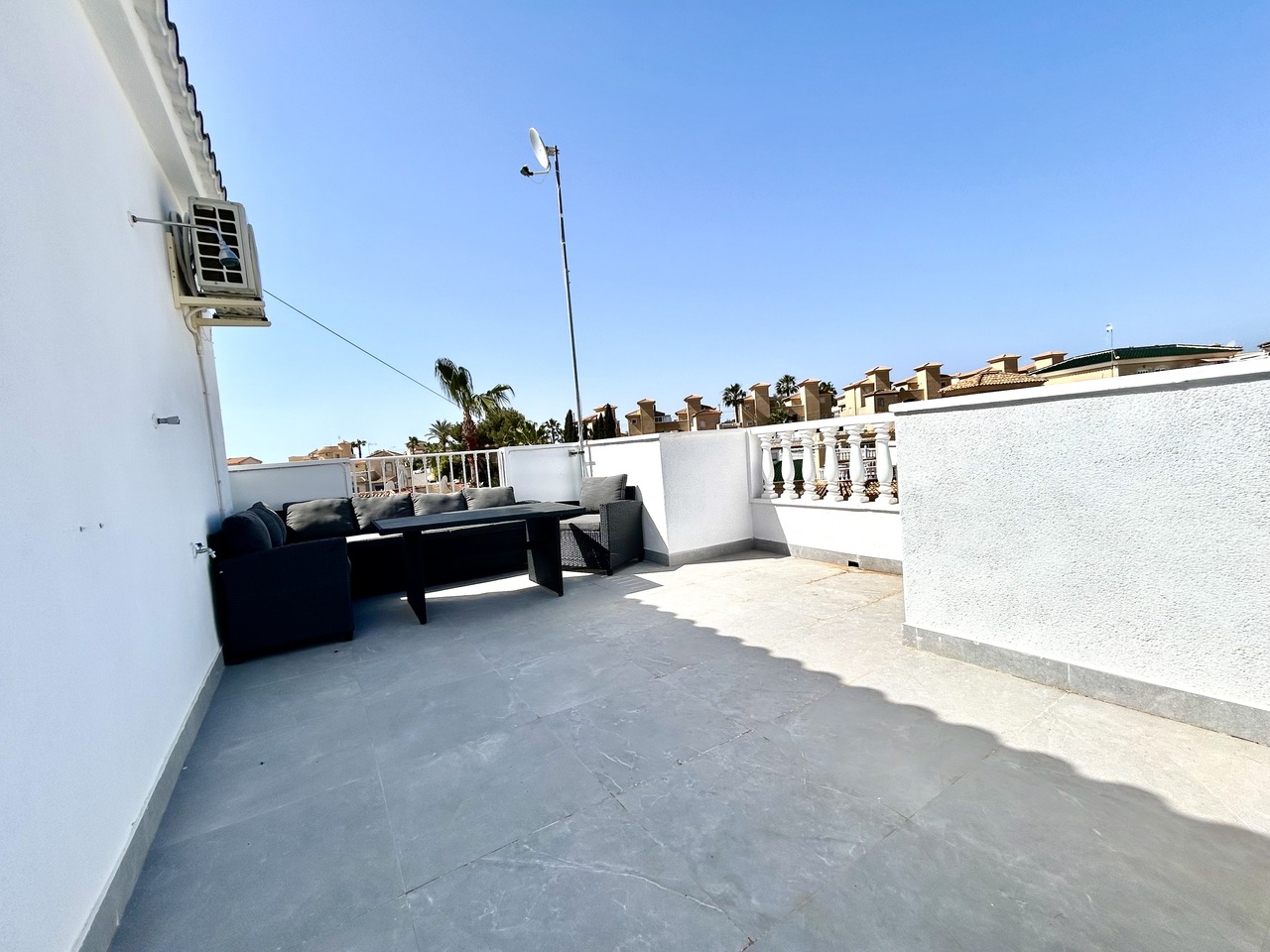 Huvila Villamartin, Alicante, Espanja 5 makuuhuonetta, 166 m2 No. 189078