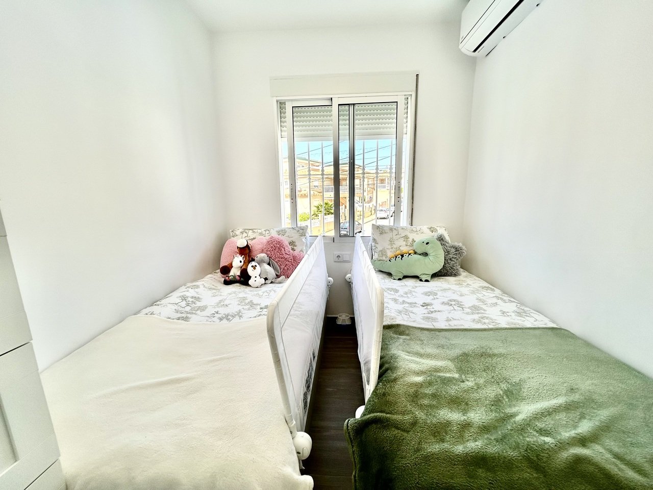 Huvila Villamartin, Alicante, Espanja 5 makuuhuonetta, 166 m2 No. 189078