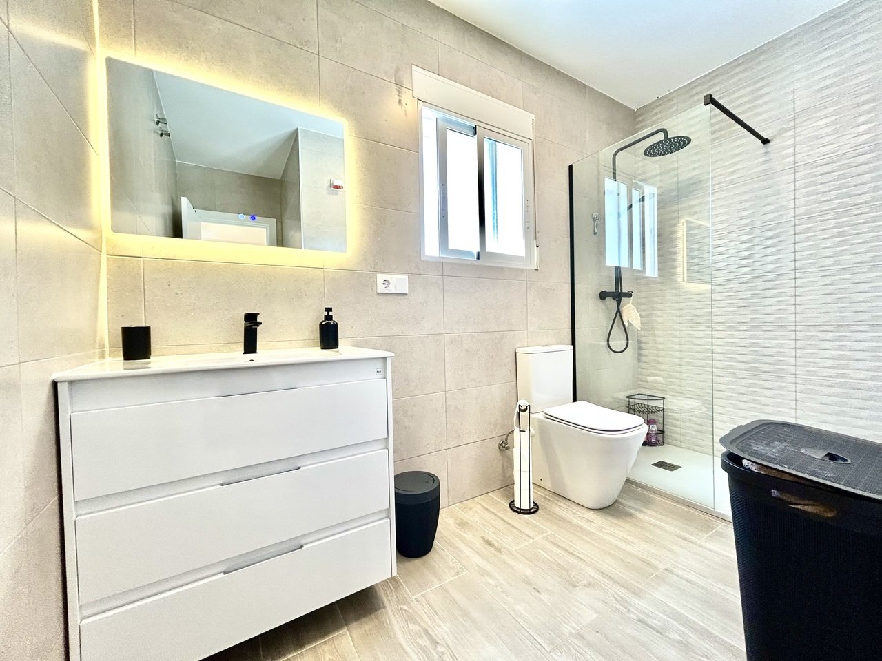 Huvila Villamartin, Alicante, Espanja 5 makuuhuonetta, 166 m2 No. 189078