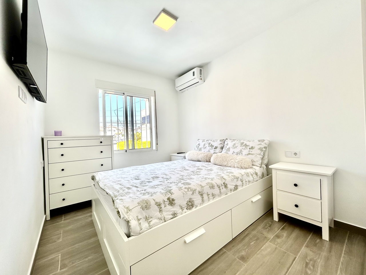 Huvila Villamartin, Alicante, Espanja 5 makuuhuonetta, 166 m2 No. 189078