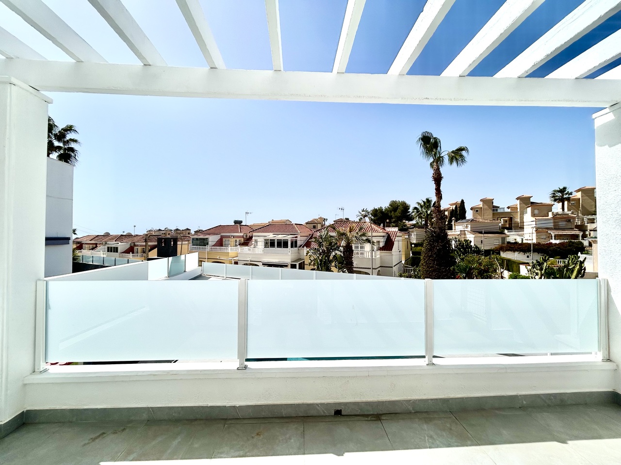 Huvila Villamartin, Alicante, Espanja 5 makuuhuonetta, 166 m2 No. 189078