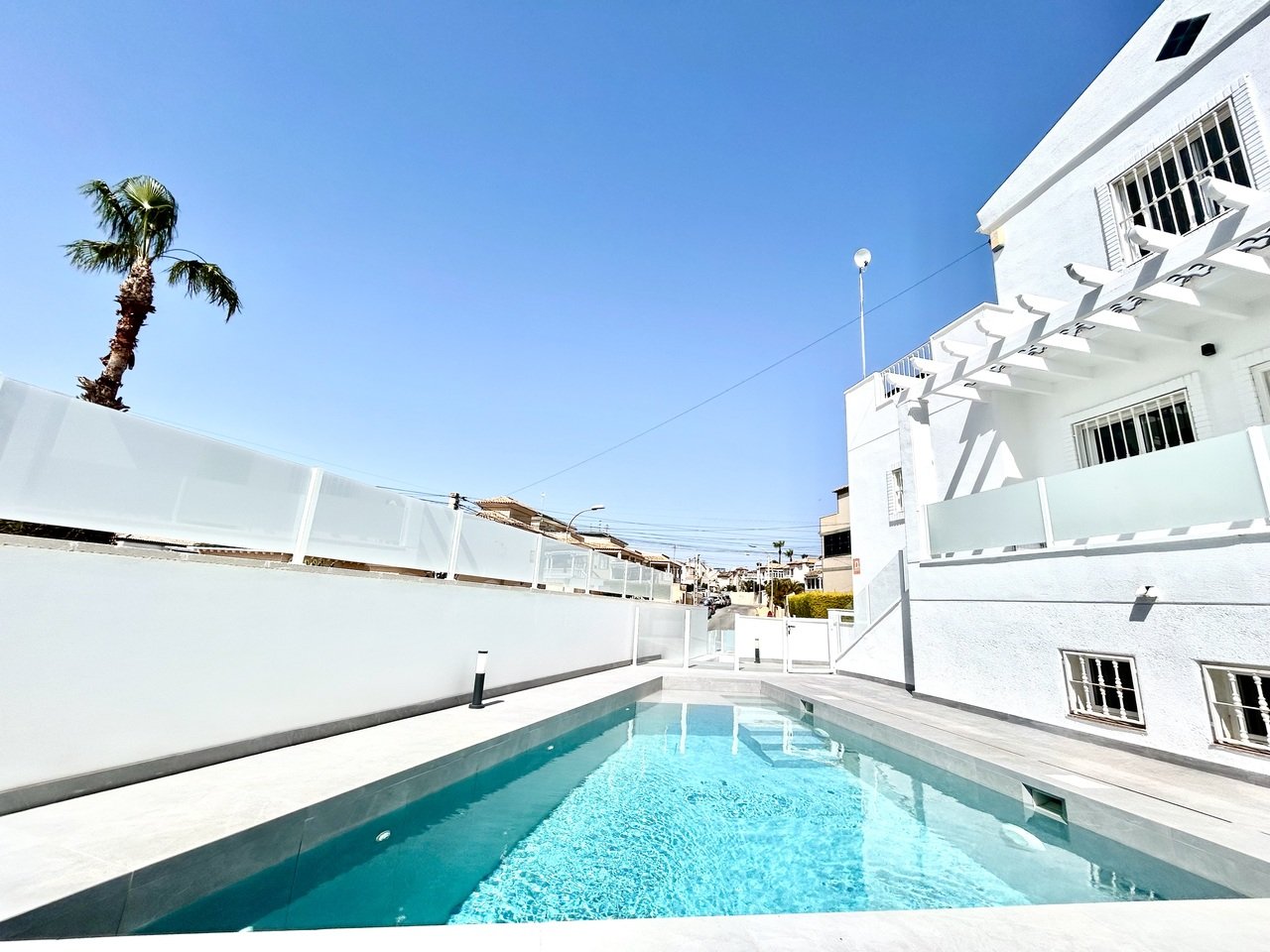 Huvila Villamartin, Alicante, Espanja 5 makuuhuonetta, 166 m2 No. 189078