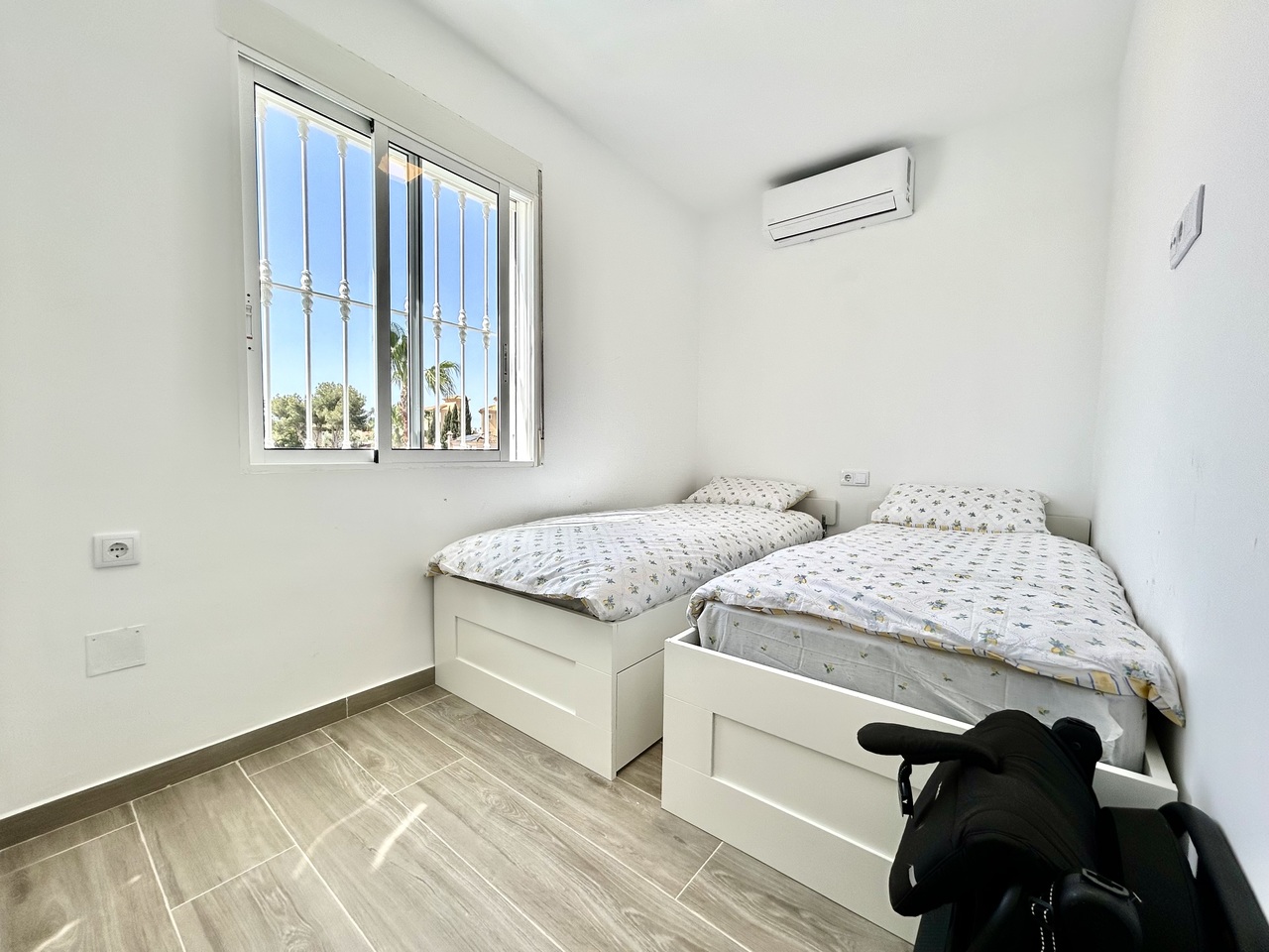 Huvila Villamartin, Alicante, Espanja 5 makuuhuonetta, 166 m2 No. 189078