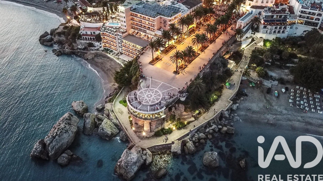 Zemes gabals Nerja, Malaga, Spānijā 220 m2 Nr. 188354