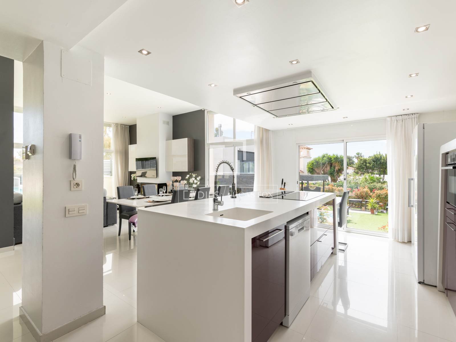 Villa a Castelldefels, Barcelona, Spagna 7 camere da letto, 496 mq. N° 151008