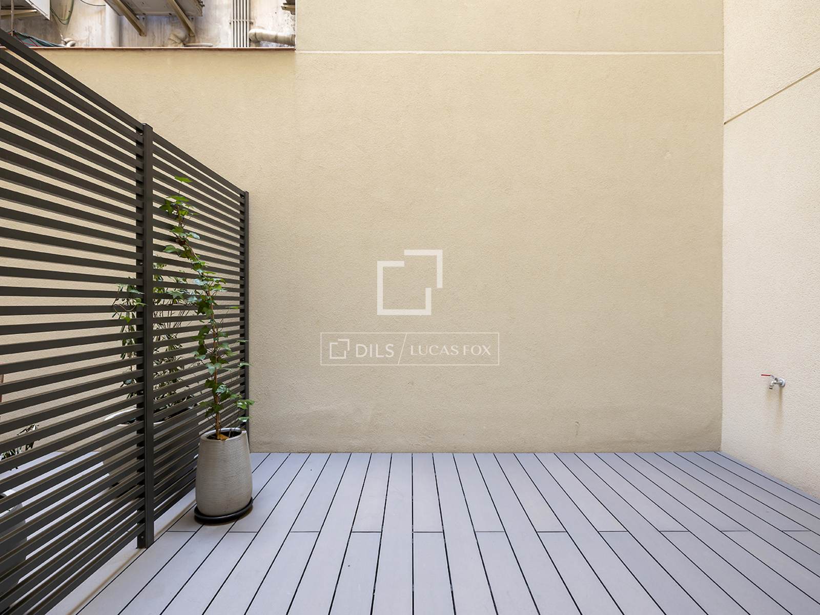 Apartment in Barcelona, Spain 2 bedrooms, 80 sq.m. No. 151012