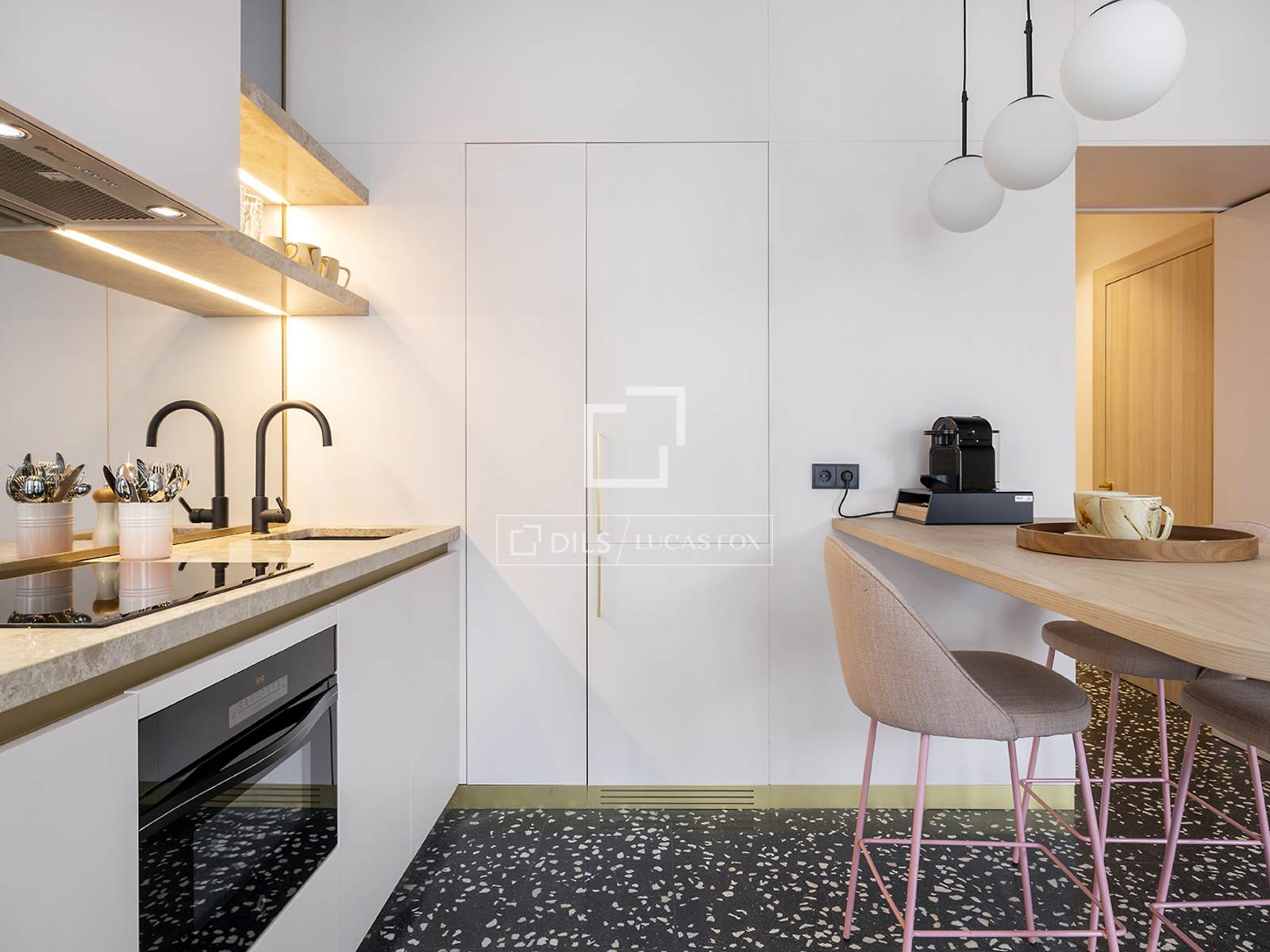Apartment in Barcelona, Spain 2 bedrooms, 80 sq.m. No. 151012