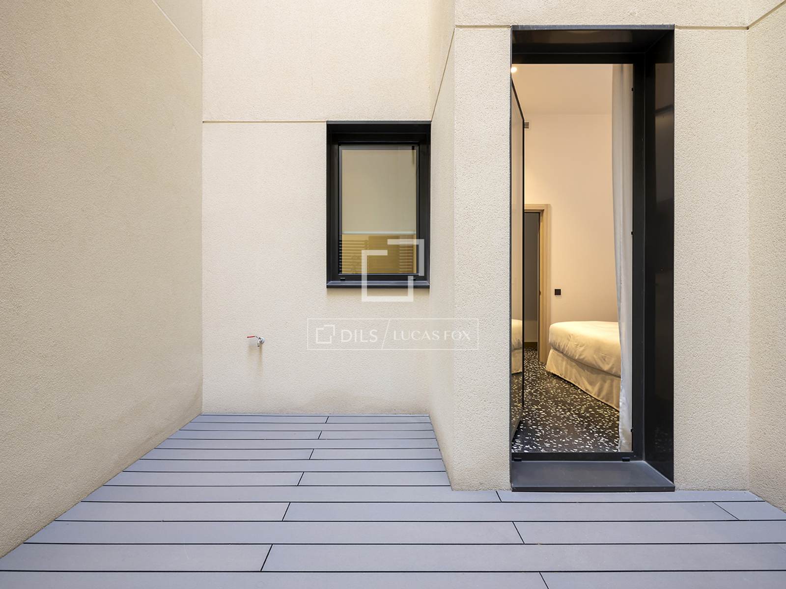 Apartment in Barcelona, Spain 2 bedrooms, 80 sq.m. No. 151012
