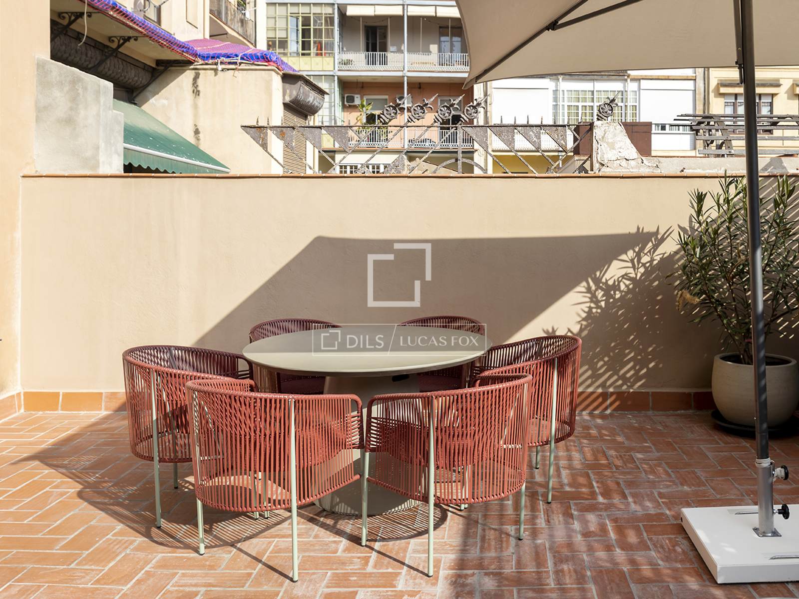 Apartment in Barcelona, Spain 2 bedrooms, 80 sq.m. No. 151012
