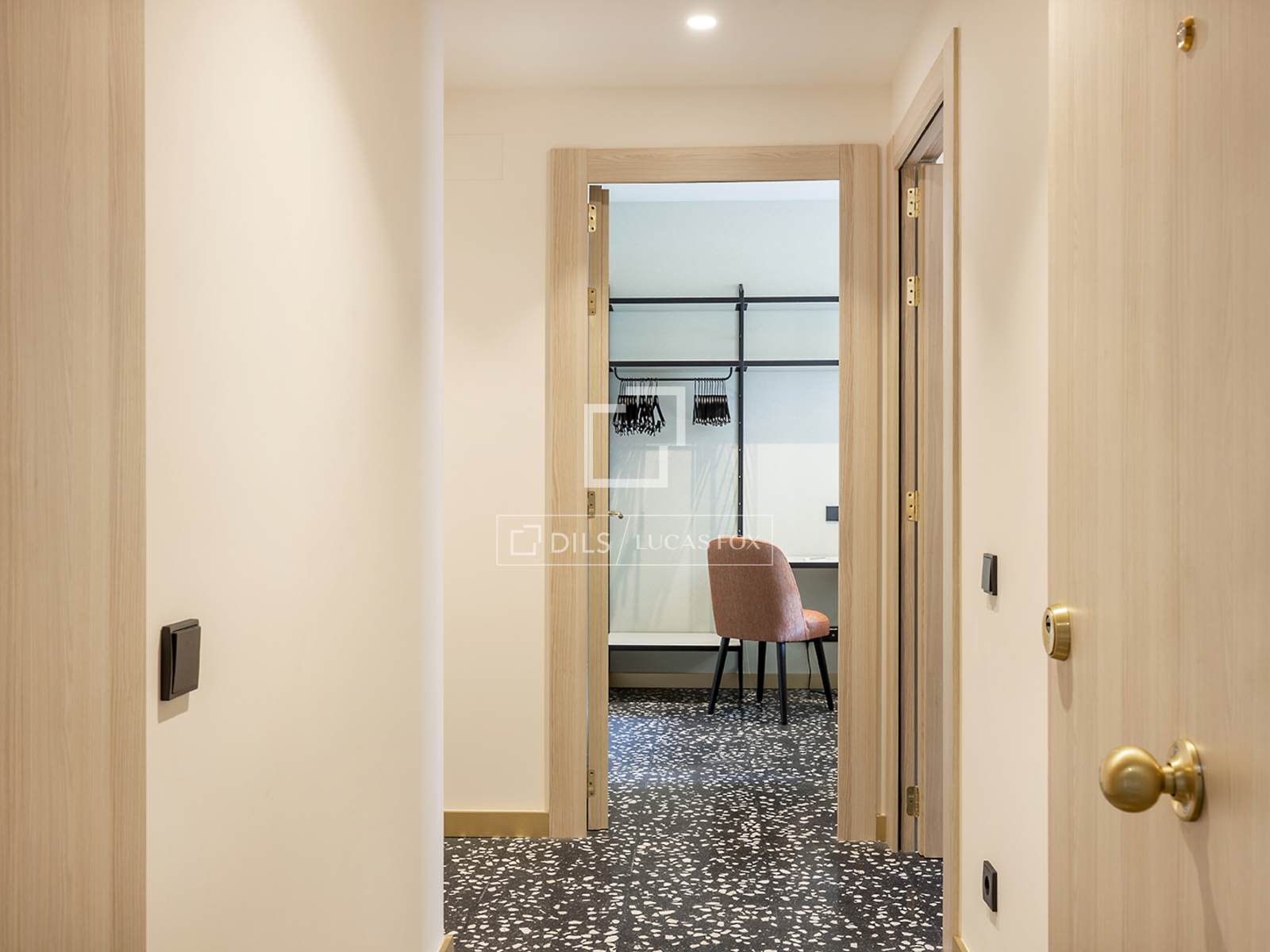 Квартира в Барселона, Испания 2 спальни, 80м2 №151011