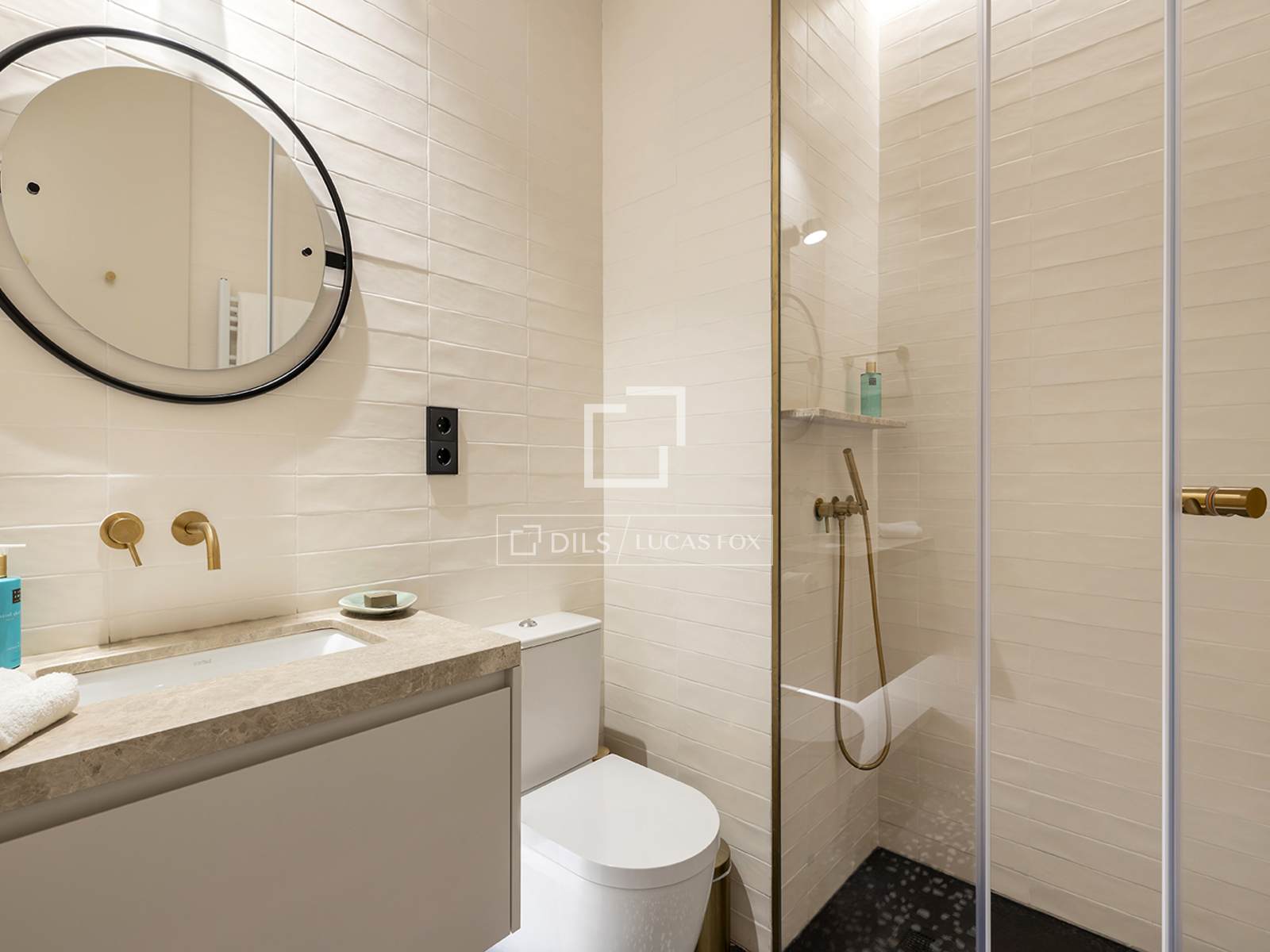 Apartamento en Barcelona, España 2 dormitorios, 57 m2 No. 151010
