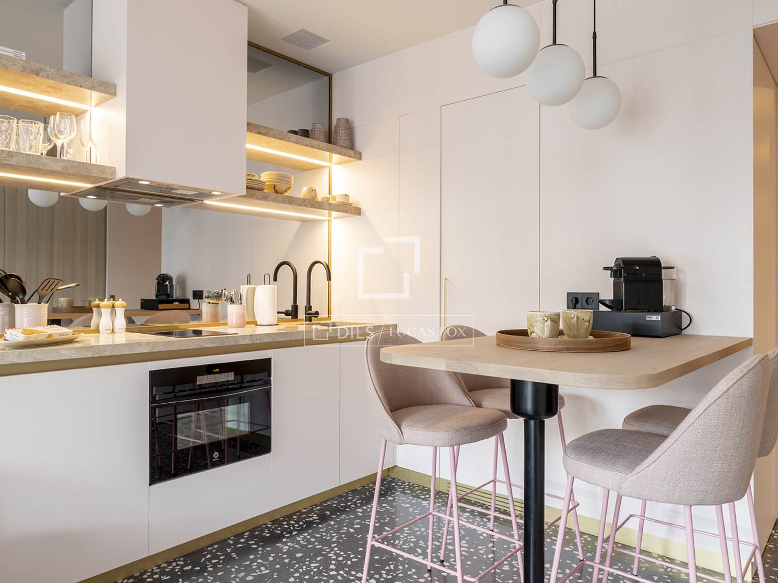 Apartamento en Barcelona, España 2 dormitorios, 57 m2 No. 151010