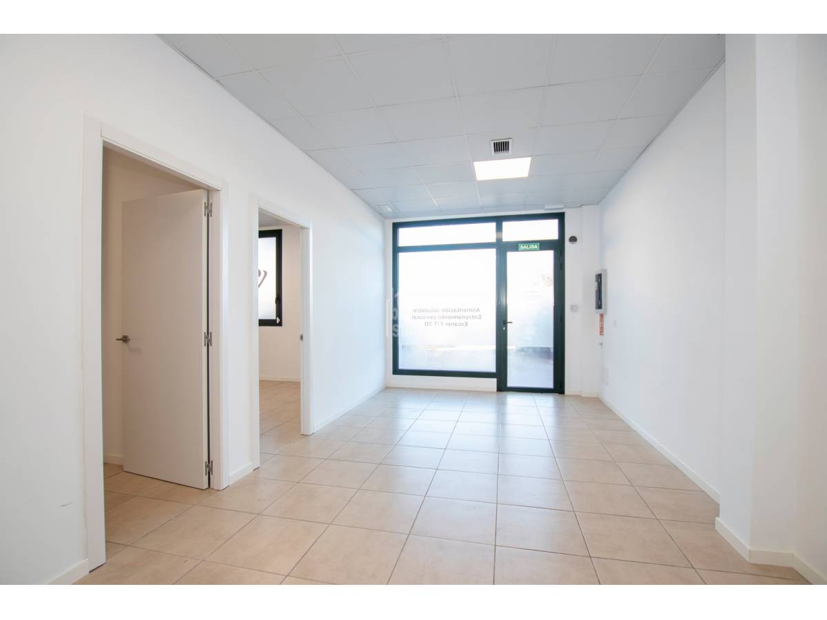 Commercial property in Mahon, Menorca, Spain 114 sq.m. No. 65104