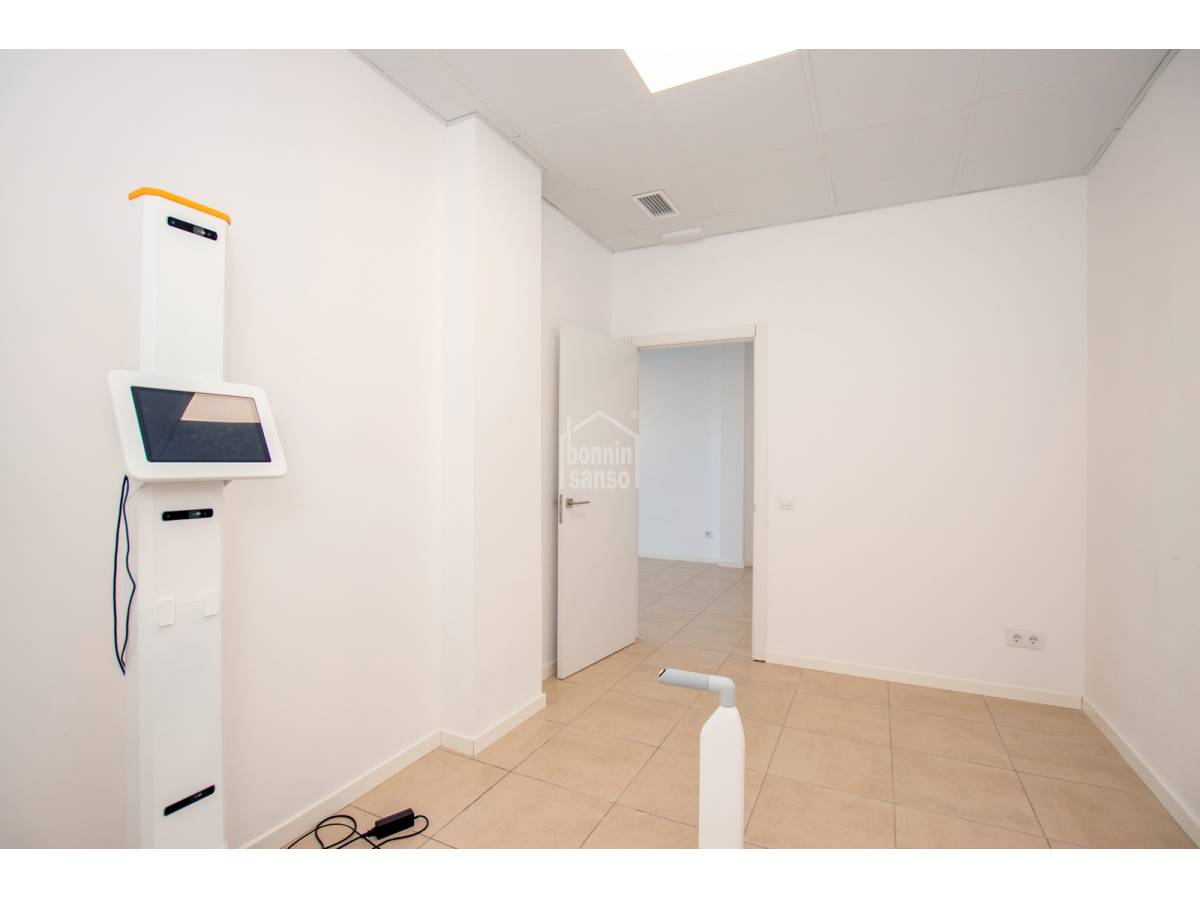 Commercial property in Mahon, Menorca, Spain 114 sq.m. No. 65104
