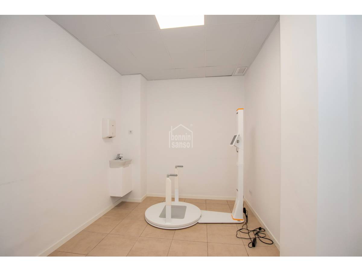 Commercial property in Mahon, Menorca, Spain 114 sq.m. No. 65104