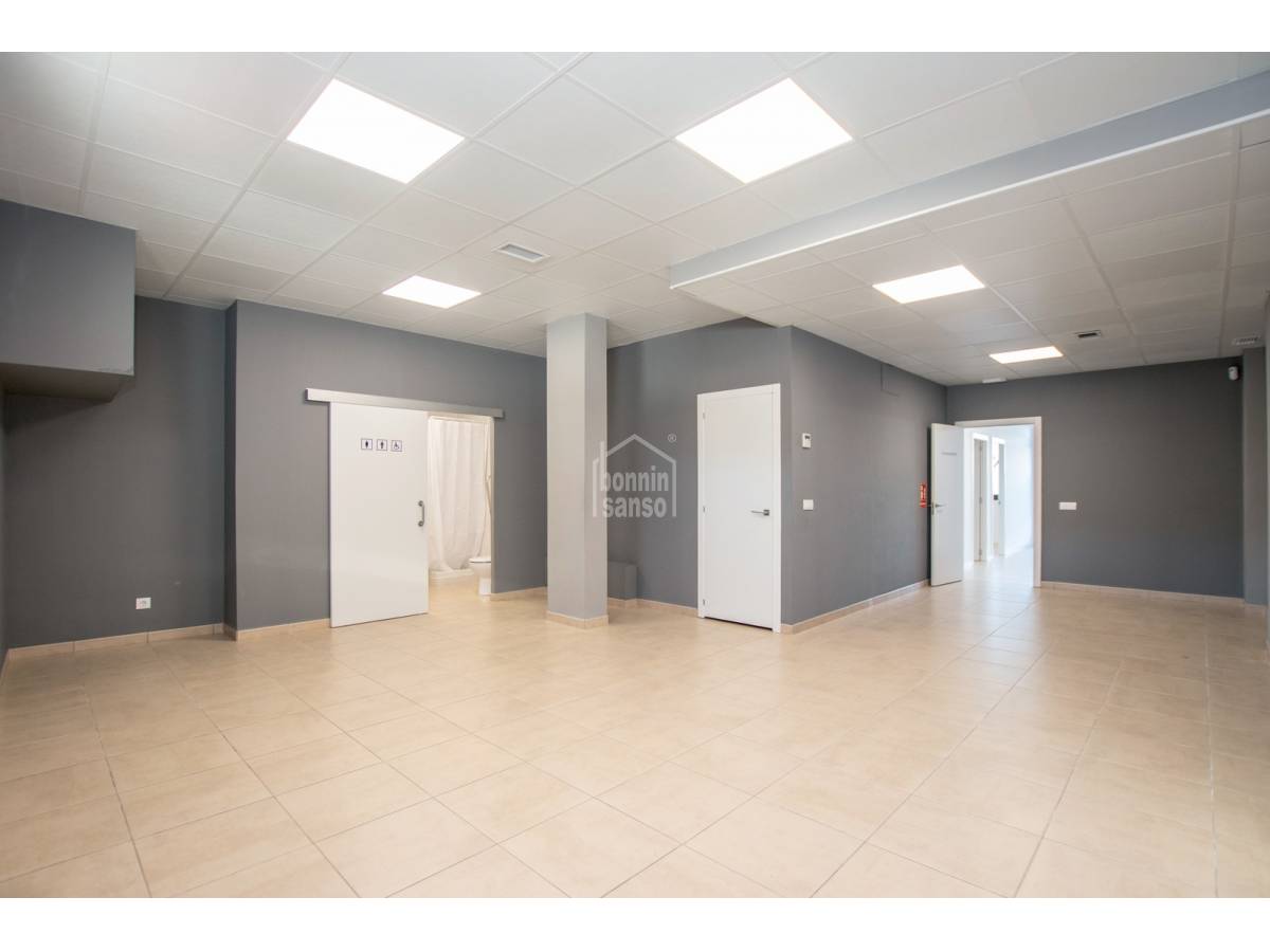 Commercial property in Mahon, Menorca, Spain 114 sq.m. No. 65104