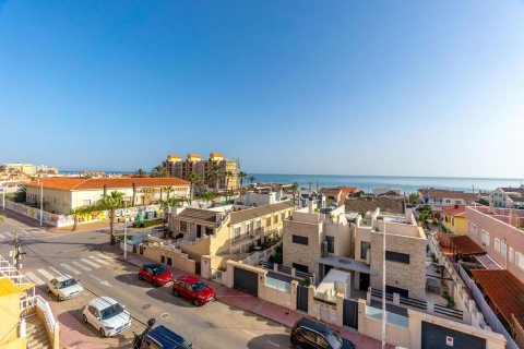 Apartment in Torrevieja, Alicante, Spain 3 bedrooms, 68 sq.m. No. 183846