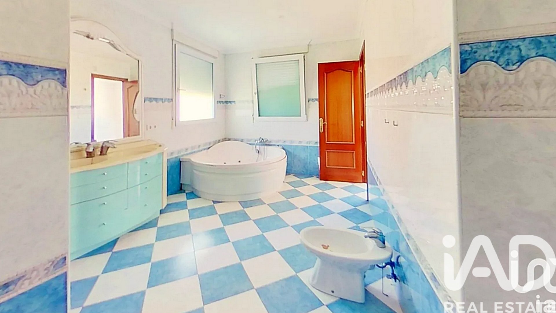 House in Alicante, Spanien 4 Schlafzimmer, 329 m2 Nr. 172249