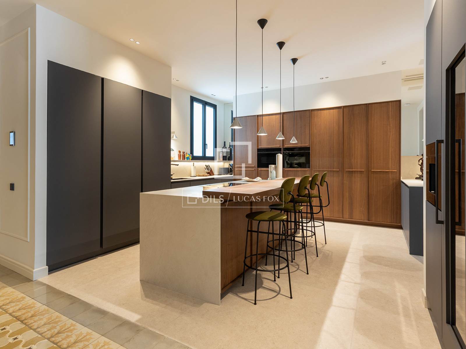 Apartament w Barcelona, Hiszpania 4 sypialnie, 231 mkw. nr 193684