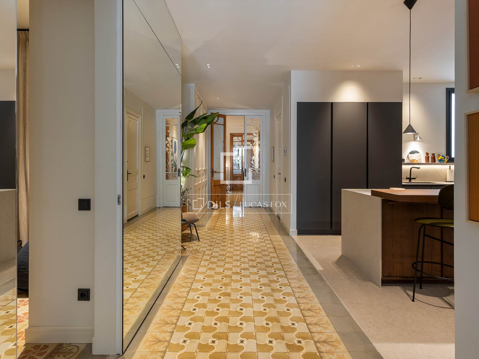 Apartament w Barcelona, Hiszpania 4 sypialnie, 231 mkw. nr 193684