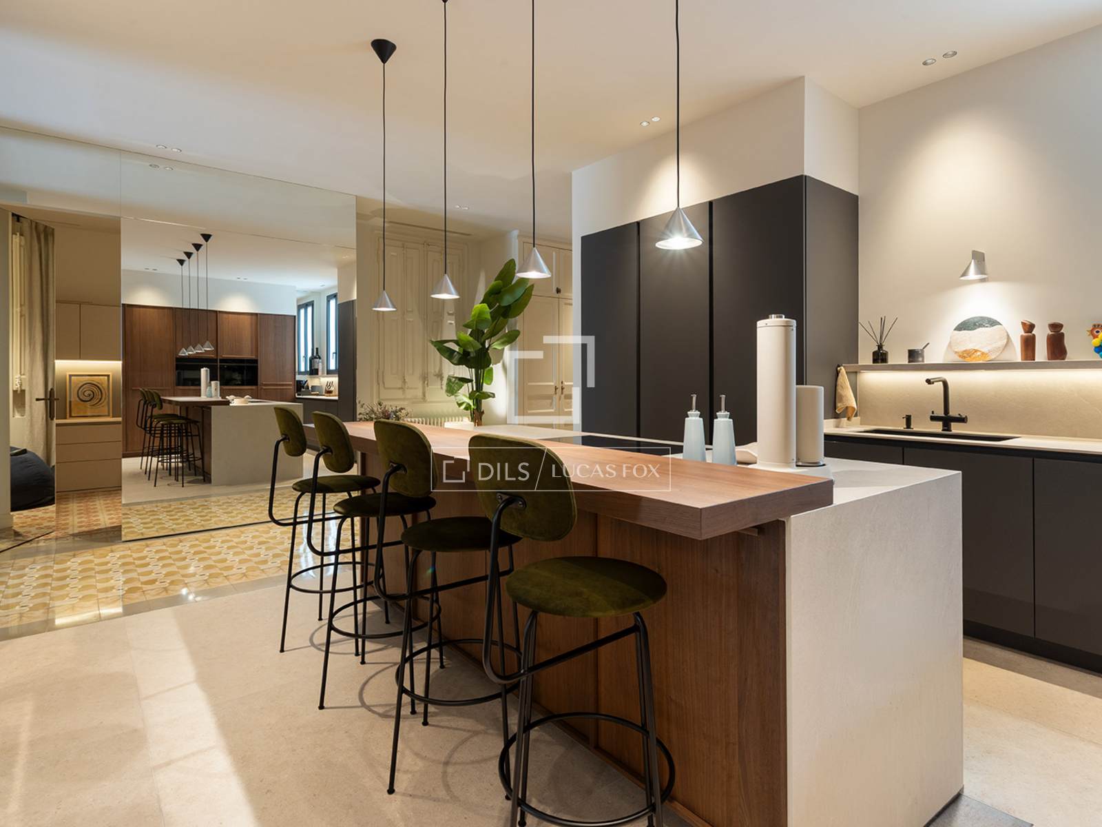 Apartament w Barcelona, Hiszpania 4 sypialnie, 231 mkw. nr 193684