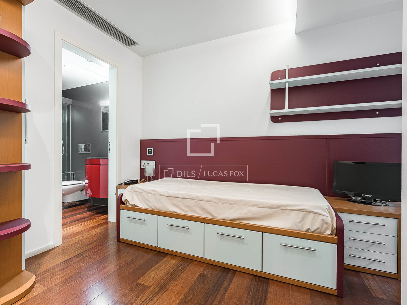 Villa Barcelona, Spānijā 4 istabas, 326 m2 Nr. 193686