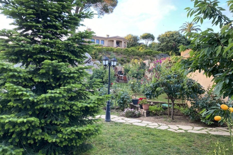 Villa a Sant Andreu de Llavaneres, Barcelona, Spagna 3 camere da letto, 350 mq. N° 78320