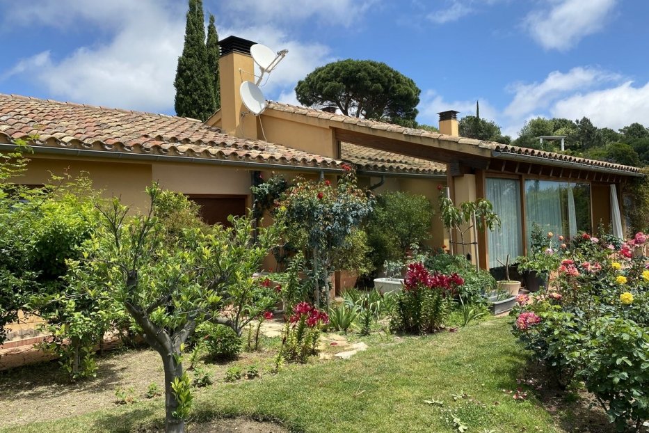 Villa a Sant Andreu de Llavaneres, Barcelona, Spagna 3 camere da letto, 350 mq. N° 78320