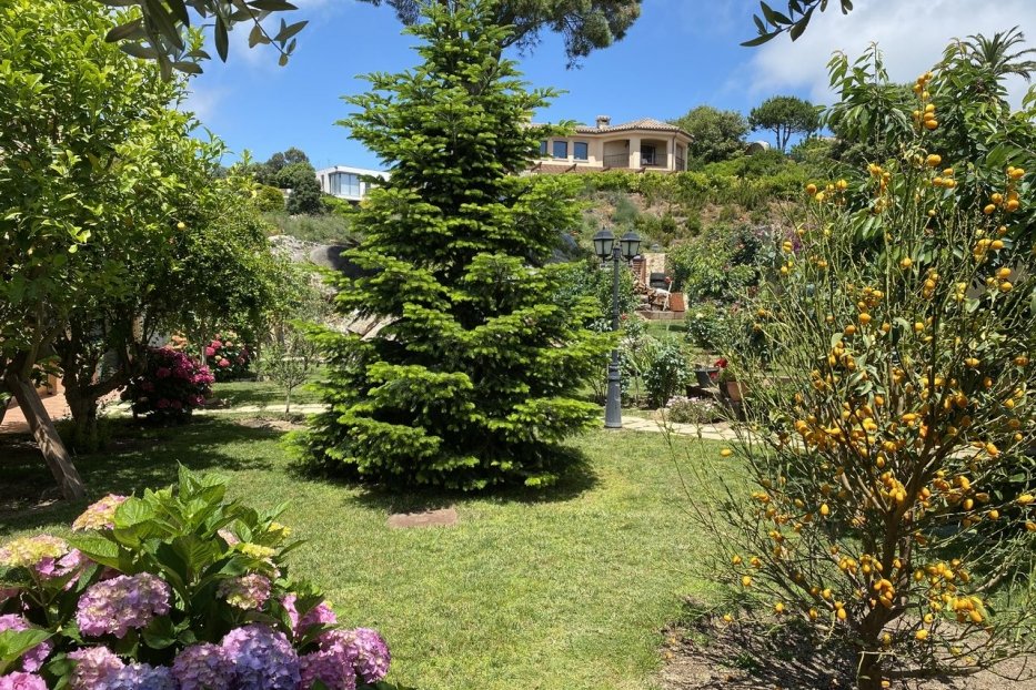 Villa a Sant Andreu de Llavaneres, Barcelona, Spagna 3 camere da letto, 350 mq. N° 78320
