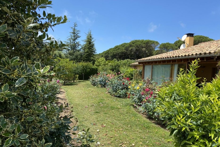 Villa a Sant Andreu de Llavaneres, Barcelona, Spagna 3 camere da letto, 350 mq. N° 78320