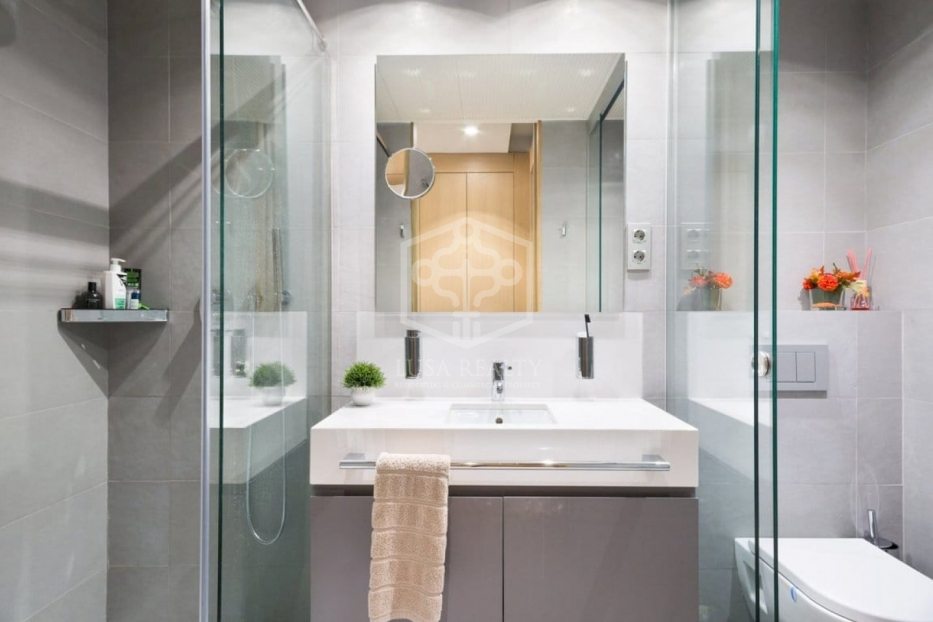 Huoneisto Barcelona, Espanja 4 makuuhuonetta, 240 m2 No. 78315