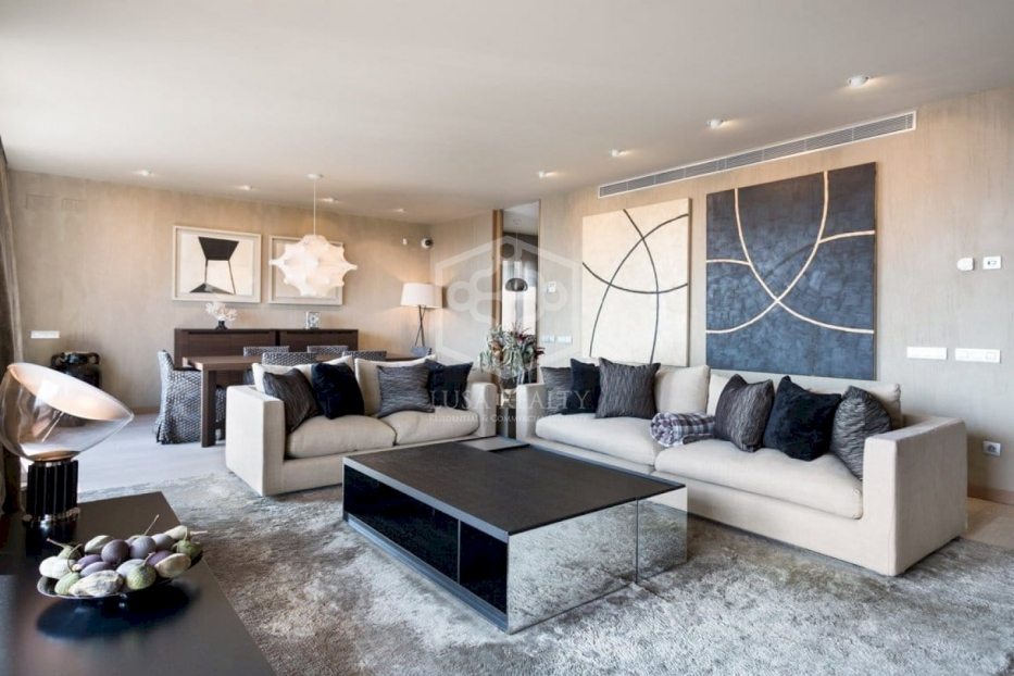 Huoneisto Barcelona, Espanja 4 makuuhuonetta, 240 m2 No. 78315