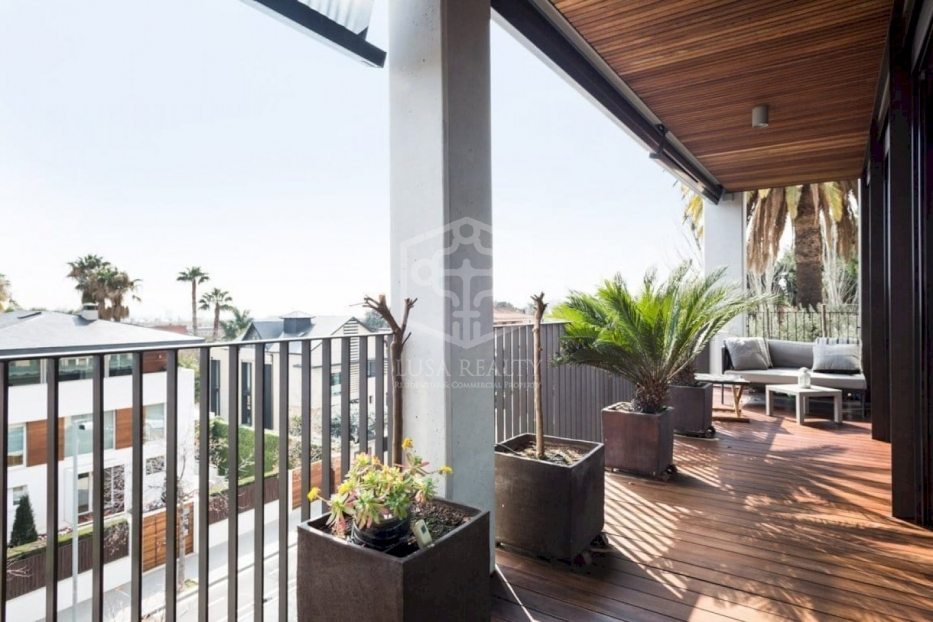 Huoneisto Barcelona, Espanja 4 makuuhuonetta, 240 m2 No. 78315