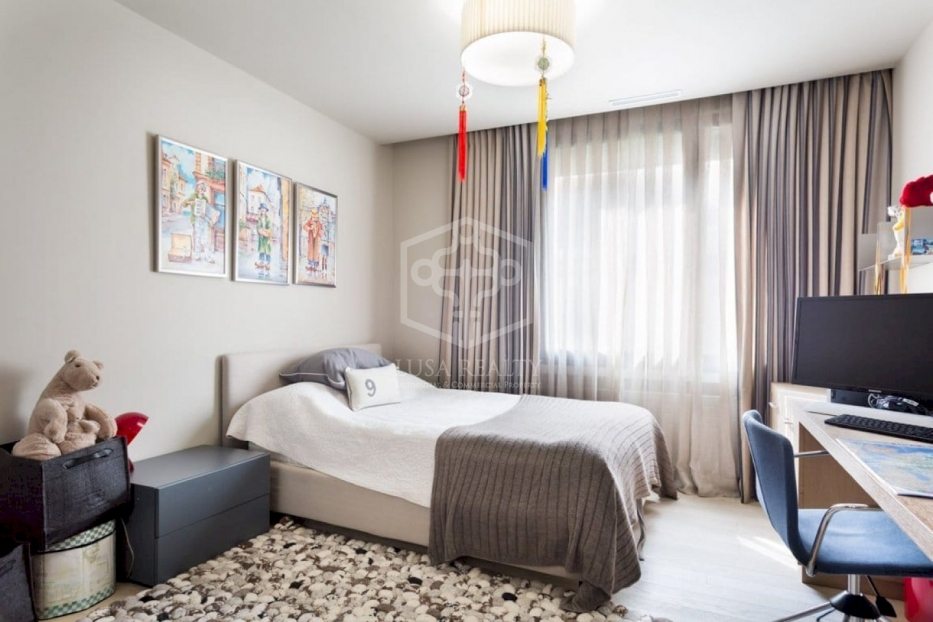 Huoneisto Barcelona, Espanja 4 makuuhuonetta, 240 m2 No. 78315