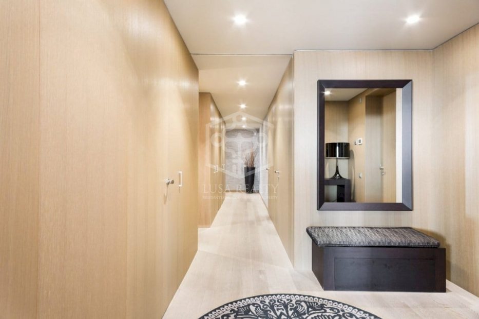 Huoneisto Barcelona, Espanja 4 makuuhuonetta, 240 m2 No. 78315