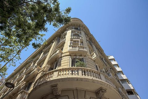 Apartamento en Barcelona, España 4 dormitorios, 164 m2 No. 192721
