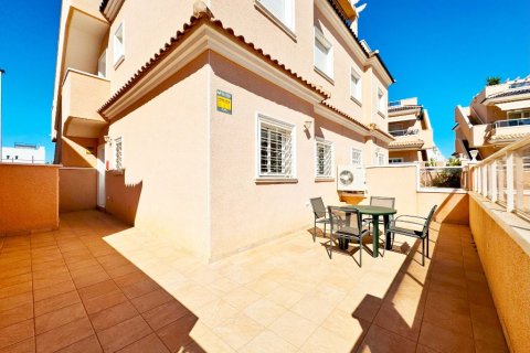 Apartment à Punta Prima, Alicante, Espagne 2 chambres, 70 m2 No. 145245