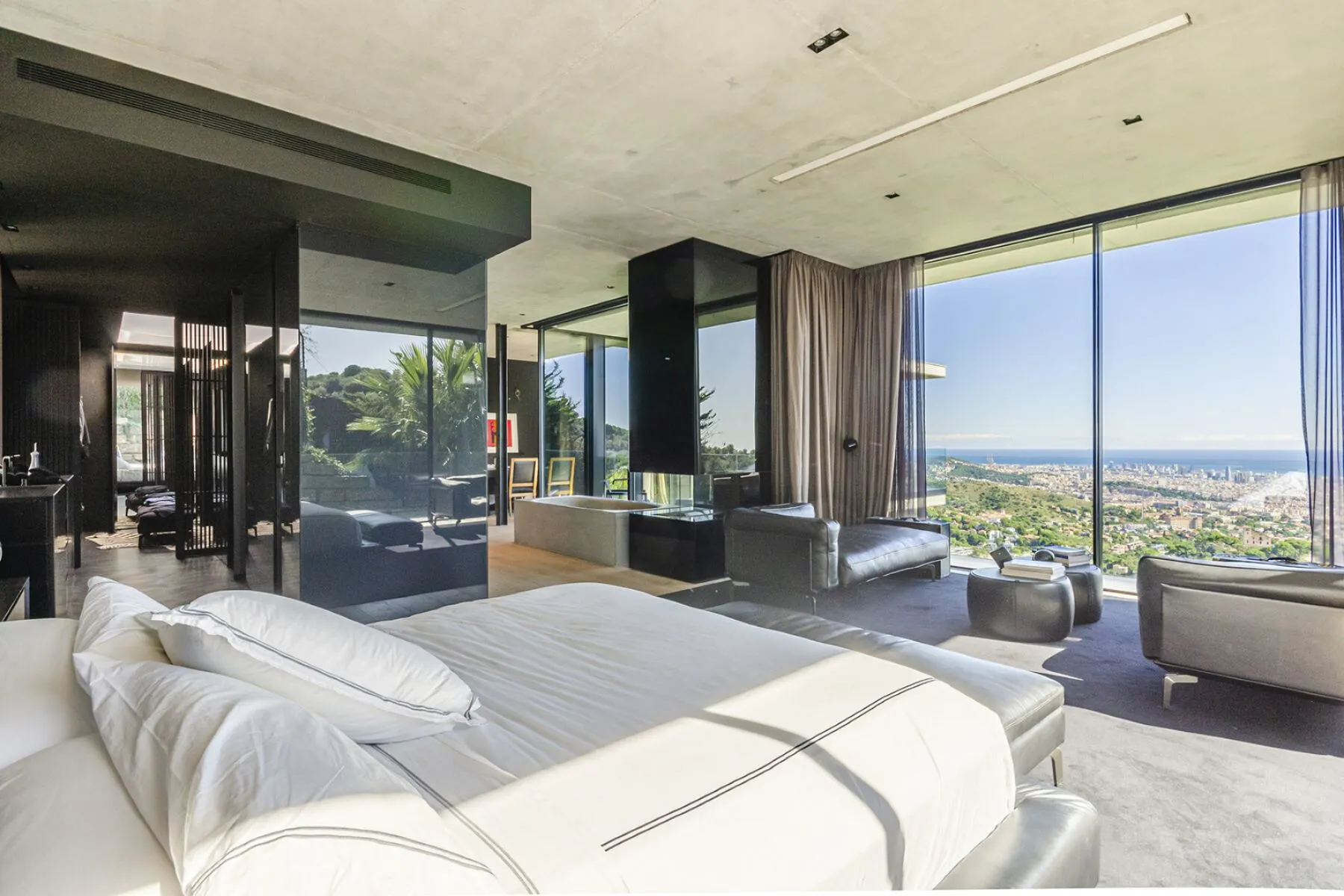 Māja Barcelona, Spānijā 7 istabas, 1450 m2 Nr. 141101