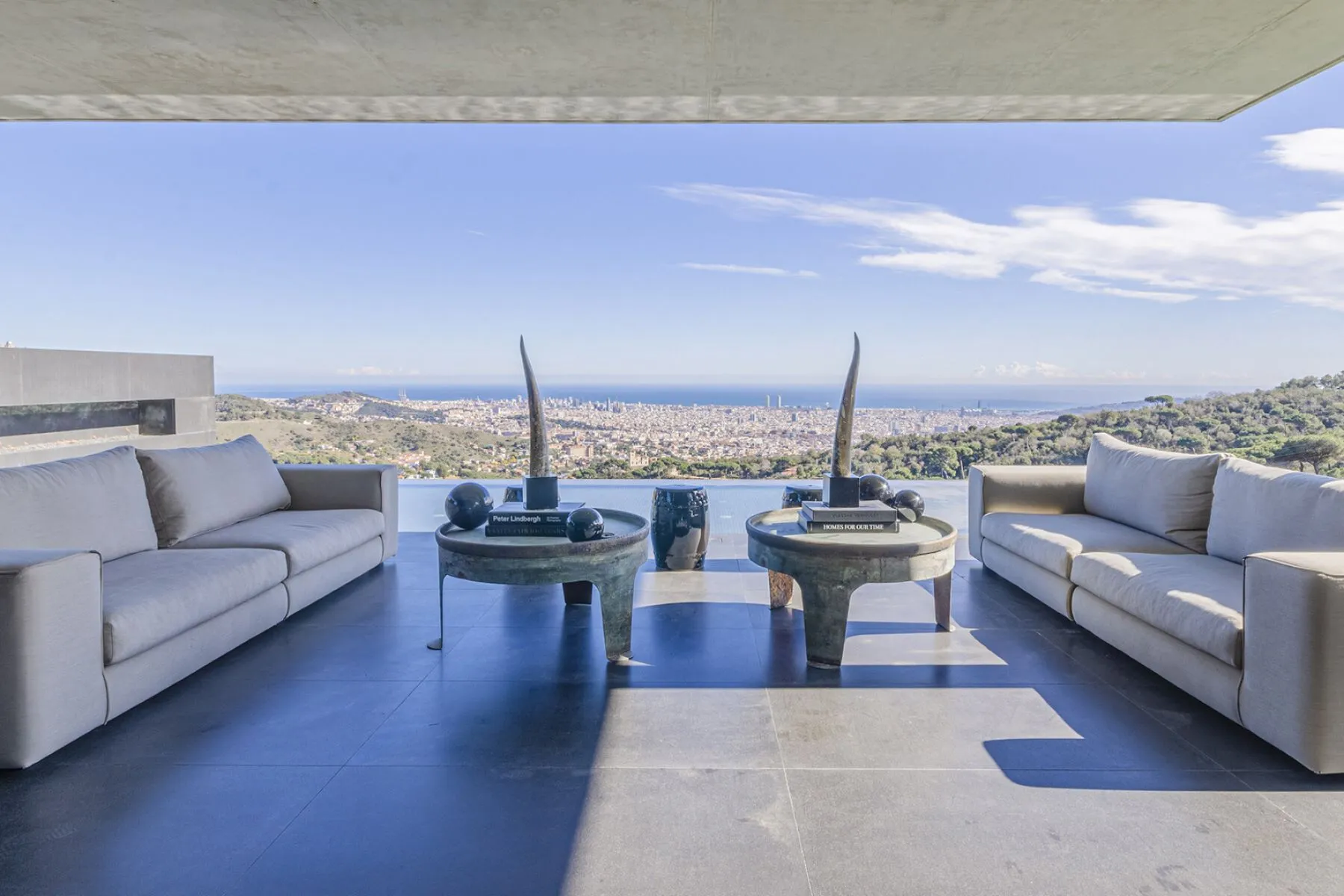 Māja Barcelona, Spānijā 7 istabas, 1450 m2 Nr. 141101