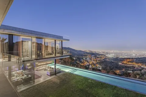 Talo Barcelona, Espanja 7 makuuhuonetta, 1450 m2 No. 141101