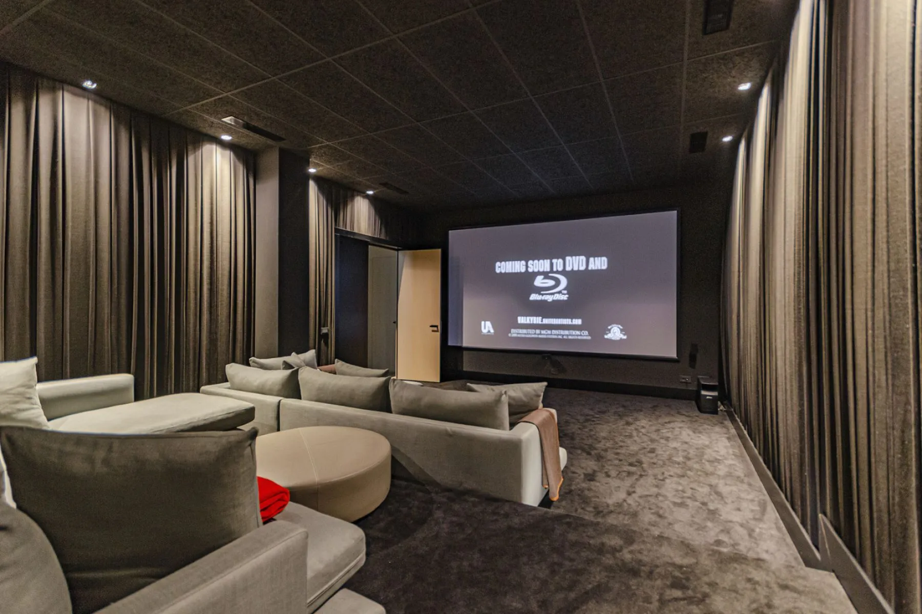 Māja Barcelona, Spānijā 7 istabas, 1450 m2 Nr. 141101