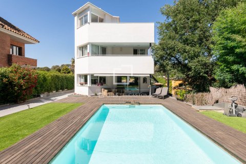 Villa en Sant Cugat del Vallès, Barcelona, España 6 dormitorios, 638 m2 No. 150406