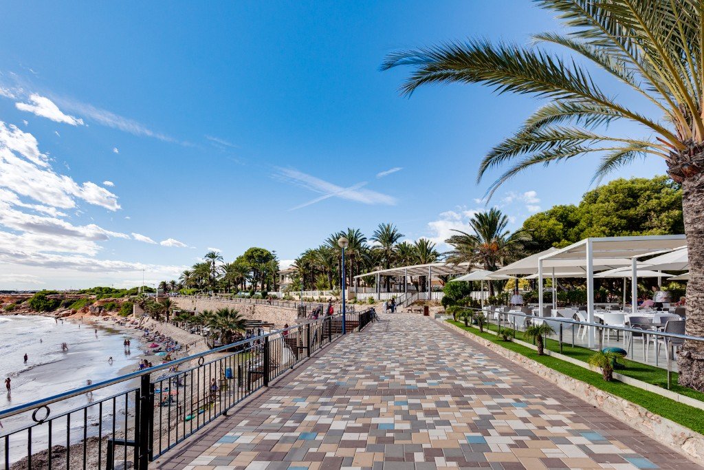 Apartamento en Punta Prima, Alicante, España 2 dormitorios, 85 m2 No. 183569