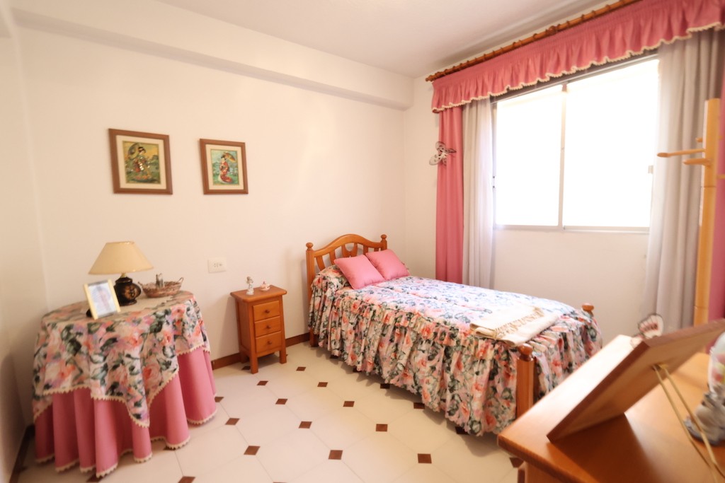 Apartment à Torrevieja, Alicante, Espagne 3 chambres, 90 m2 No. 183571