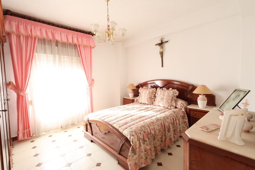Apartment à Torrevieja, Alicante, Espagne 3 chambres, 90 m2 No. 183571