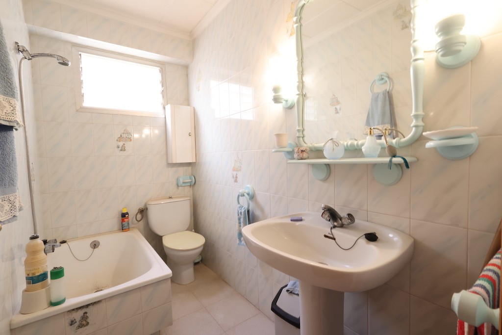 Apartment à Torrevieja, Alicante, Espagne 3 chambres, 90 m2 No. 183571