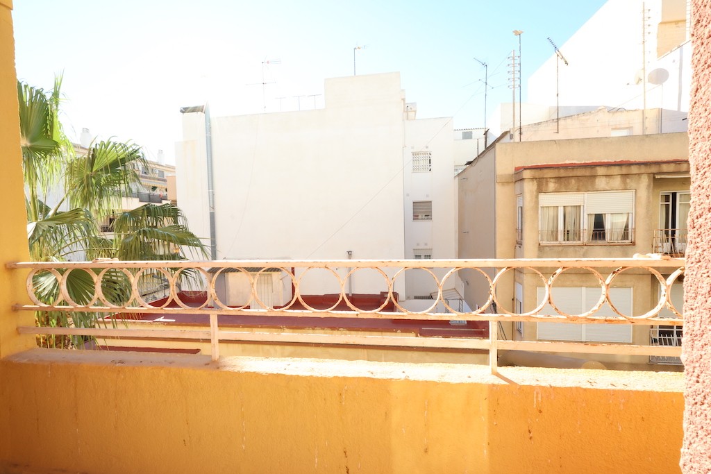Apartment à Torrevieja, Alicante, Espagne 3 chambres, 90 m2 No. 183571