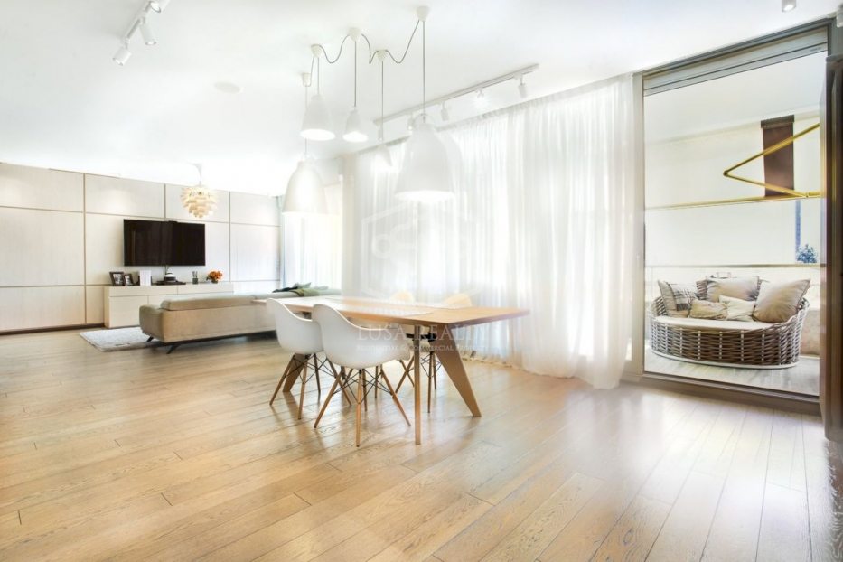Huoneisto Barcelona, Espanja 4 makuuhuonetta, 325 m2 No. 78276