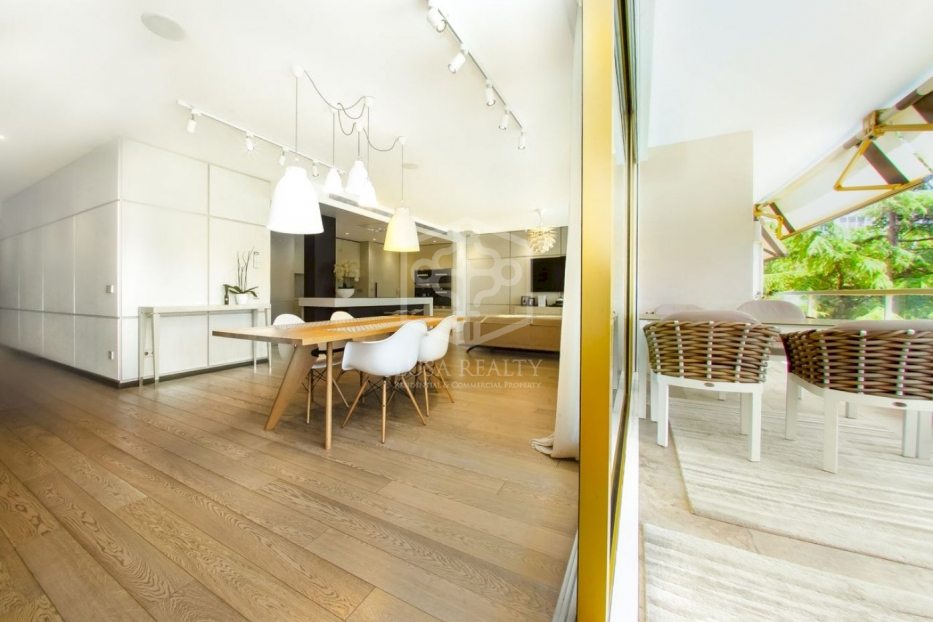 Huoneisto Barcelona, Espanja 4 makuuhuonetta, 325 m2 No. 78276